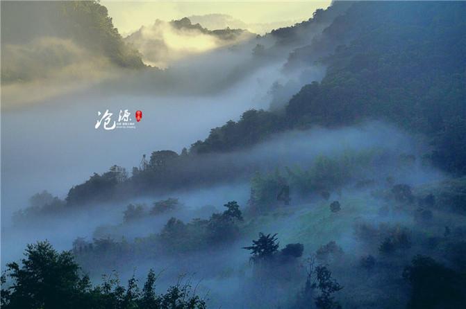 时尚拼接牛仔裤