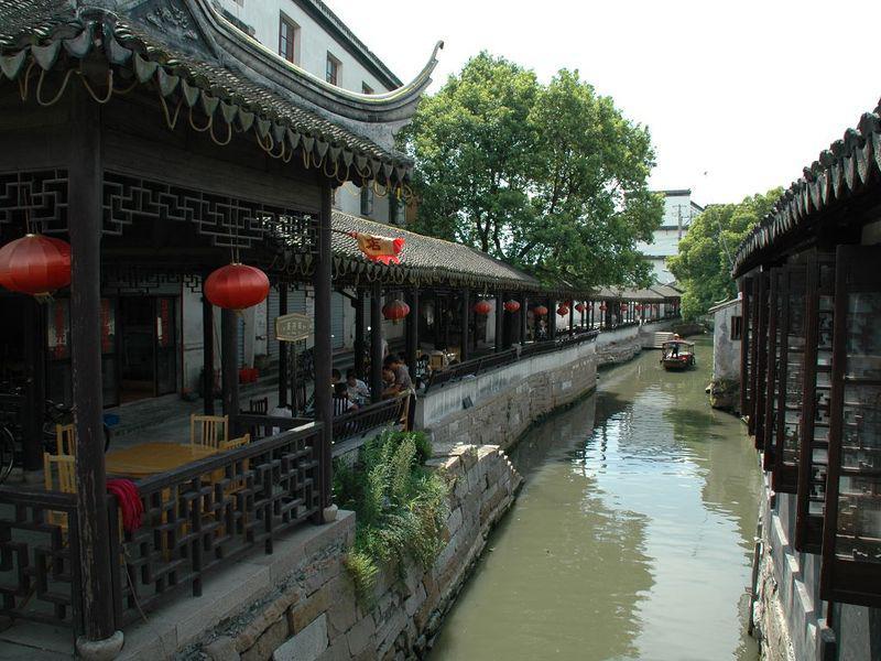 狠抓作风建设 严守纪律规矩